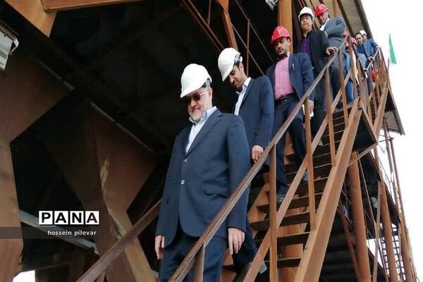 بازدید استاندار خراسان جنوبی از کارخانه چدن کویر خاوران شهرستان خوسف