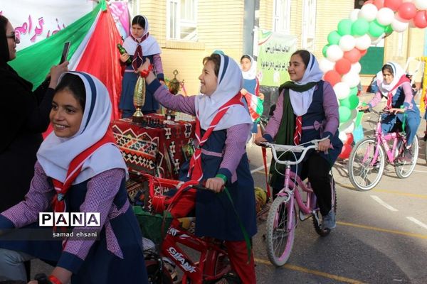 المپیاد ورزشی دانش‌آموزان پیشتاز مدرسه ابتدایی تمام تشکیلاتی پویا در یاسوج