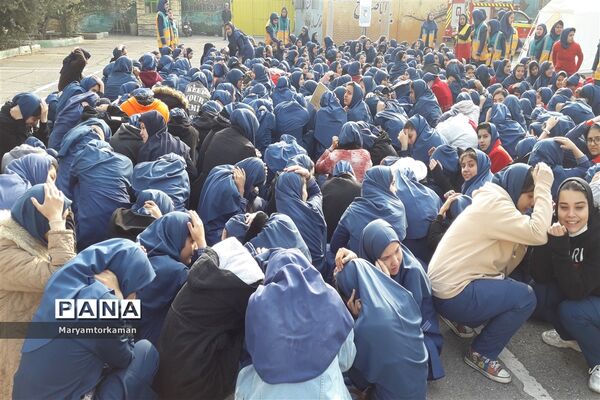 مانور زلزله در آموزشگاه دخترانه ارشاد ناحیه دو شهر ری