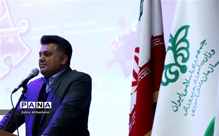 دهقان: باید مهارت های اجتماعی را به درون مدارس ببریم