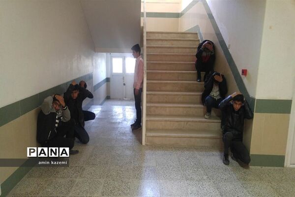 بیست و یکمین مانور سراسری زلزله و ایمنی مدارس در داراب