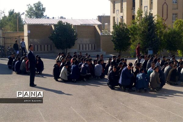 بیست و یکمین مانور سراسری زلزله و ایمنی مدارس در داراب