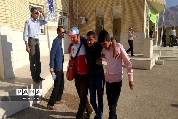 بیست و یکمین مانور سراسری زلزله و ایمنی مدارس در داراب