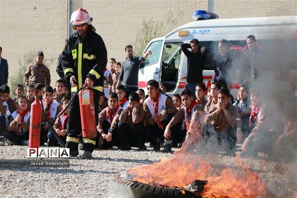 مانور زلزله و ایمنی در مدارس  مروست