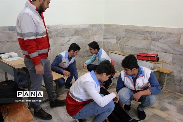 بیست و یکمین مانور سراسری زلزله و ایمنی در دبیرستان سید مرتضی محلات