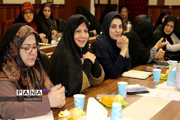 نشست مدیران دبیرستان‌های دوره اول آموزش و پرورش ناحیه یک ری