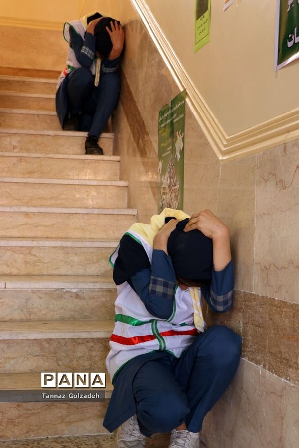 مانور استانی زلزله در دبیرستان دخترانه بعثت ناحیه ۲ اهواز