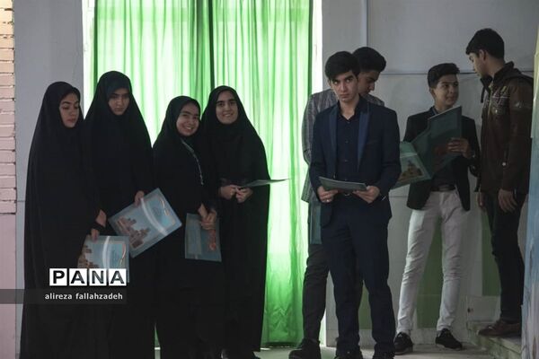 اولین پارلمان شهرستانی دانش آموزی در ابرکوه
