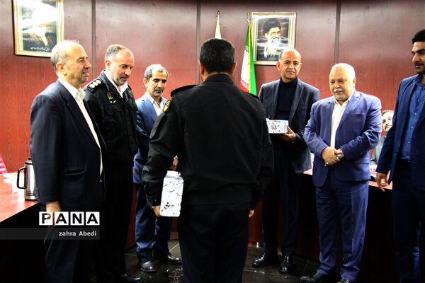 تقدیر از رانندگان نمونه و افسران نمونه پلیس راهور شیراز