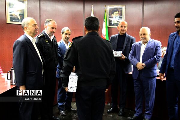 تقدیر از رانندگان نمونه و افسران نمونه پلیس راهور شیراز