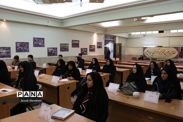 نشست کارشناسان سازمان دانش آموزی نواحی مشهد، تبادکان و طرقبه شاندیز