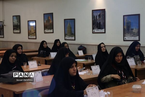 نشست کارشناسان سازمان دانش آموزی نواحی مشهد، تبادکان و طرقبه شاندیز