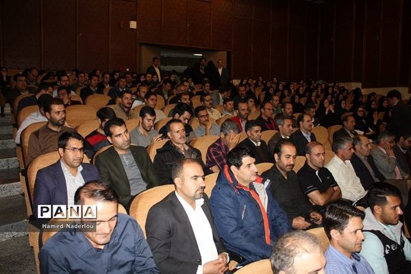 مراسم تجلیل از مقام‌آوران المپیاد ورزشی