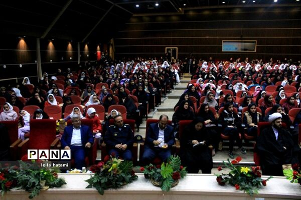 برگزاری آیین تجلیل از حافظین جزء ۳۰ قرآن کریم آموزش و پرورش ناحیه ۵ تبریز