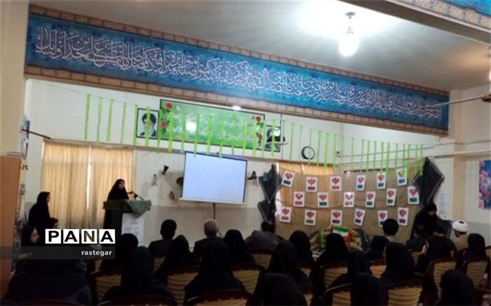 برگزاری یادواره شهید مدافع حرم در دبیرستان امام صادق (,ع) ابرکوه