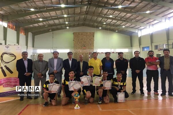 کانون شهدا دشتستان قهرمان مسابقات طناب زنی دانش آموزان پسراستان
