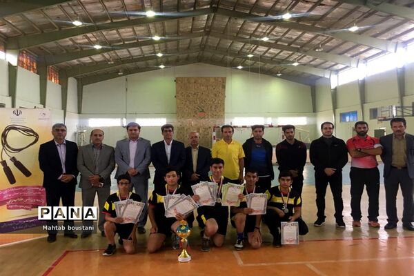 کانون شهدا دشتستان قهرمان مسابقات طناب زنی دانش آموزان پسراستان