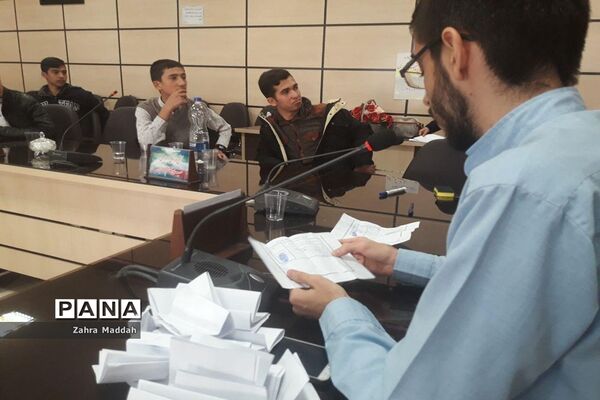 برگزاری انتخابات مجمع نمایندگان شورای دانش آموزی ناحیه 2 همدان