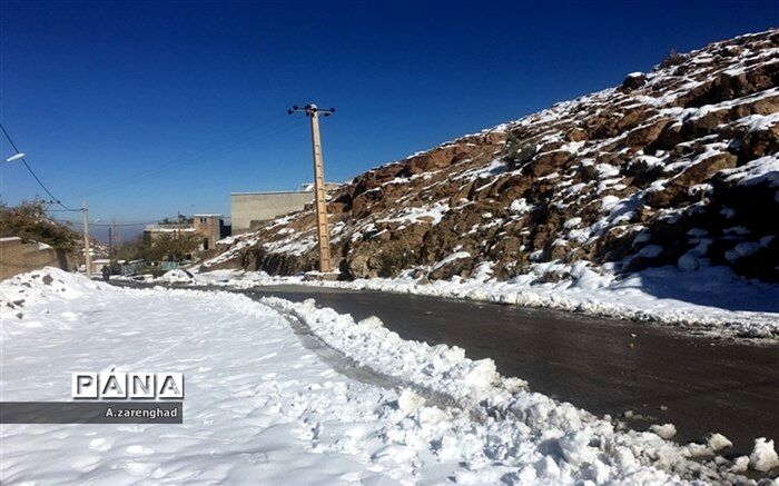 بارش برف در محورهای ۴ استان کشور