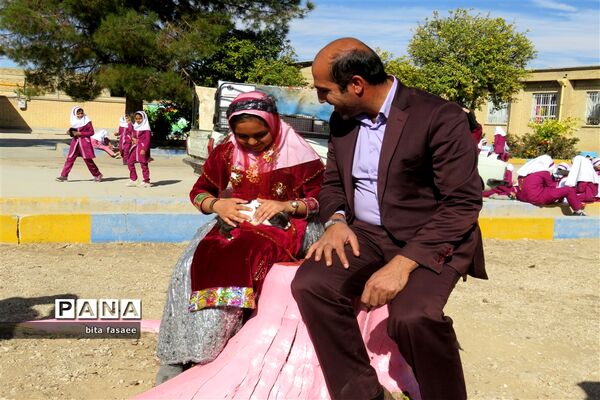 برگزاری جشنواره آشنایی با زندگی عشایری در آموزشگاه عفت نی ریز