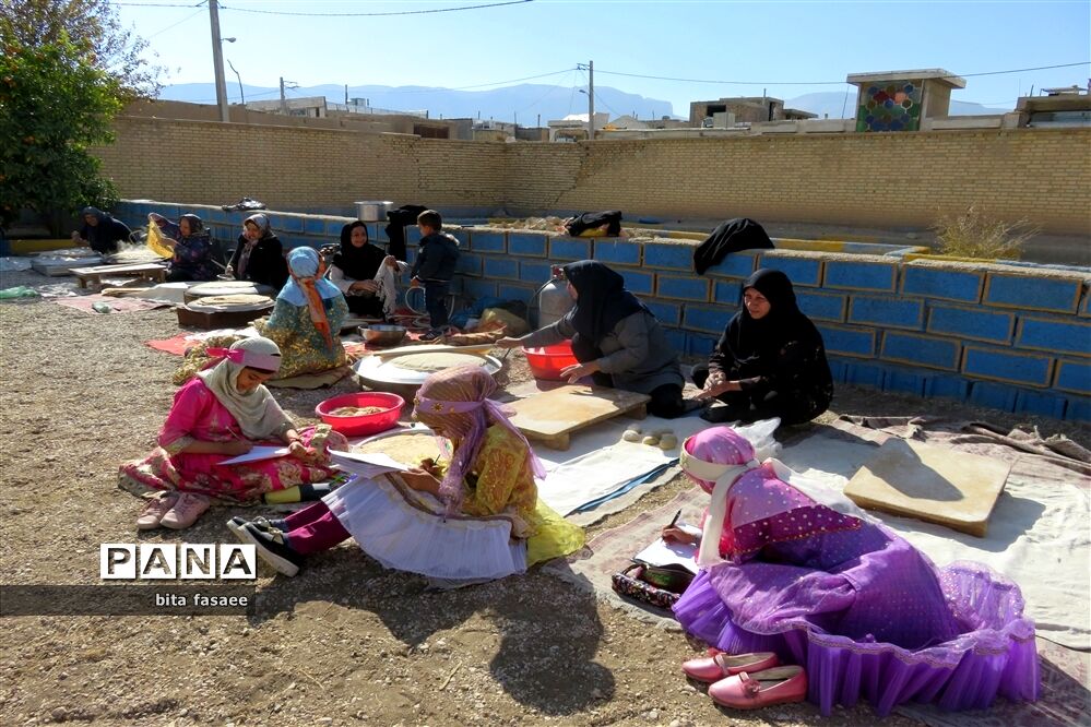 برگزاری جشنواره آشنایی با زندگی عشایری در آموزشگاه عفت نی ریز