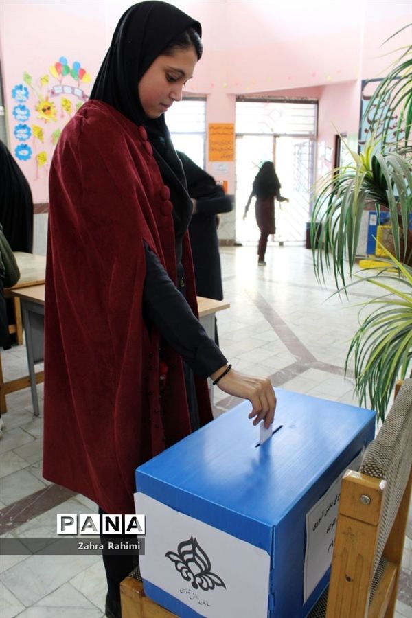 انتخابات مجمع شورای دانش‌آموزی در گلوگاه