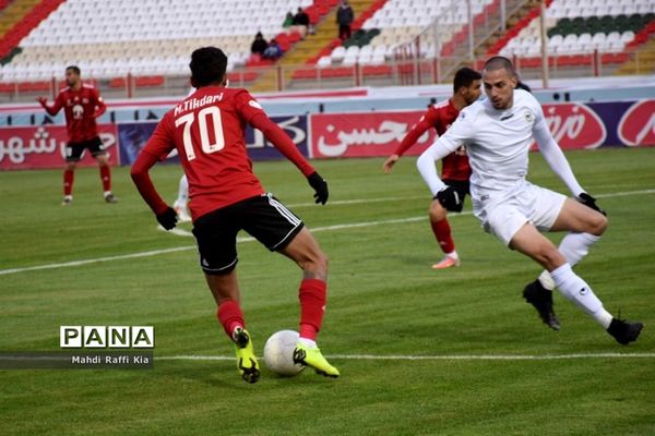 دیدار تیم هاى تراکتور و شاهین شهرداری بوشهر