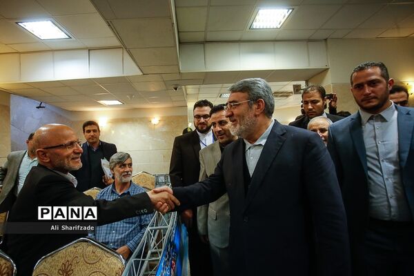 بازدید وزیرکشور از روند ثبت نام انتخابات یازدهمین دوره مجلس شورای اسلامی