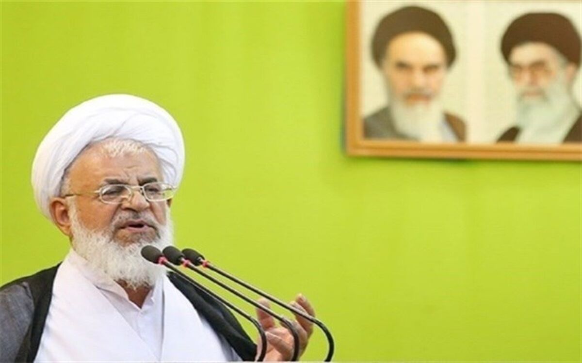 تاکید امام جمعه یزدبه حفظ هوشیاری در مقابل توطئه های جدید دشمن