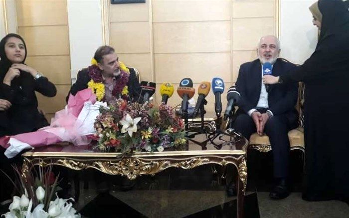 ظریف: علم و فناوری بزرگترین خار در چشم دشمنان است