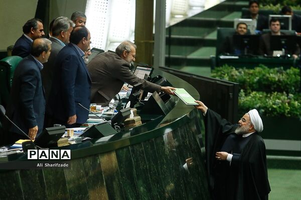 تقدیم لایحه بودجه ۹۹ به مجلس شورای اسلامی