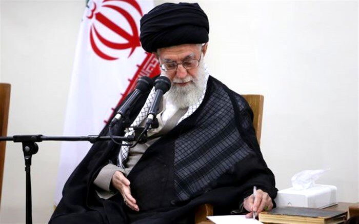 با نماز، امن و سلامت روانی و نشاط را نصیب جامعه‌ سازیم