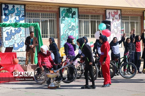 برگزاری المپیاددرون مدرسه‌ای مدارس متوسطه شهرستان آباده