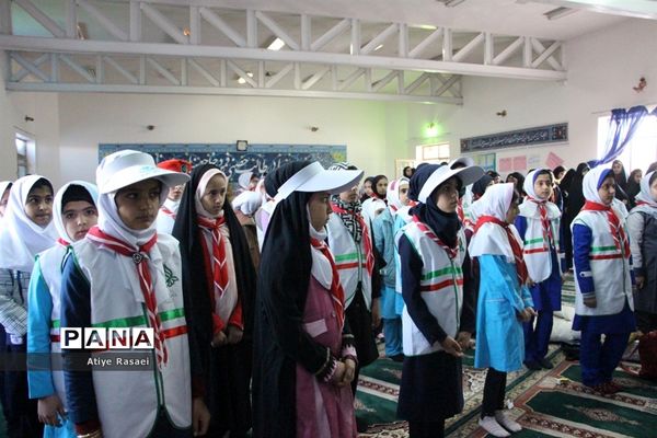 بازدید مدیرسازمان دانش‌آموزی استان از کارگاه‌های آموزشی پیشتازان