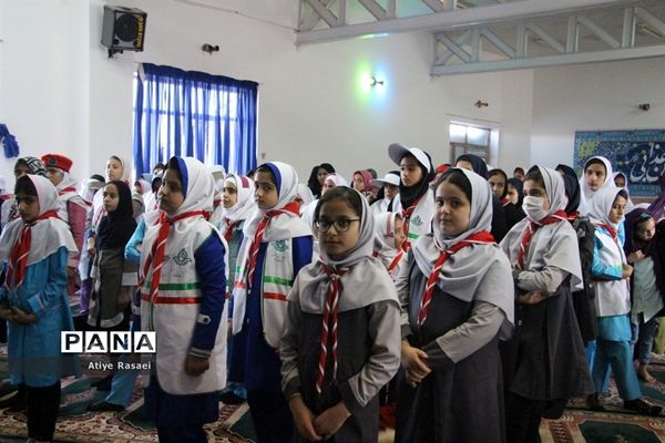 بازدید مدیرسازمان دانش‌آموزی استان از کارگاه‌های آموزشی پیشتازان