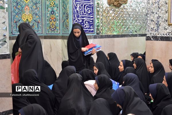 اعزام کاروان راهیان نور دختران شهرستان فیروزکوه به مناطق عملیاتی جنوب کشور