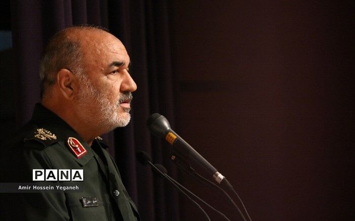 سردار سلامی: دشمن در پی ایجاد ناامنی در کشور است