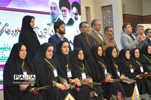 تجلیل از ۶۵۰ دانش‌آموز نخبه و برگزیده حوزه معاونت متوسطه منطقه تبادکان