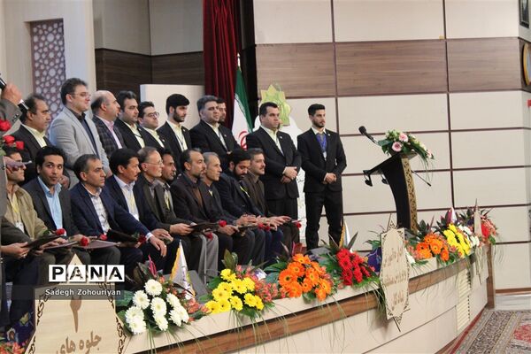 تجلیل از ۶۵۰ دانش‌آموز نخبه و برگزیده حوزه معاونت متوسطه منطقه تبادکان