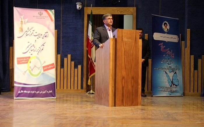 امروزه رویکرد نظام های آموزش و پرورش در کشورهای توسعه یافته دنیا "مهارت آموزی" و "کارآفرینی" است