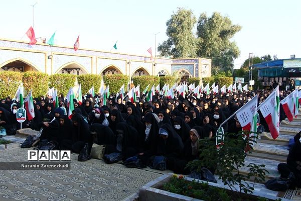 بازدید دانش‌آموزان دختر ناحیه 4 شیراز از مناطق جنگی