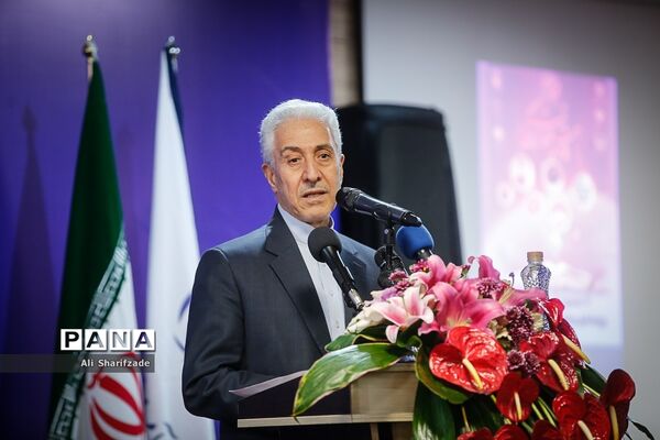 تجلیل از پژوهشگران و فناوران برتر دانش‌آموزی