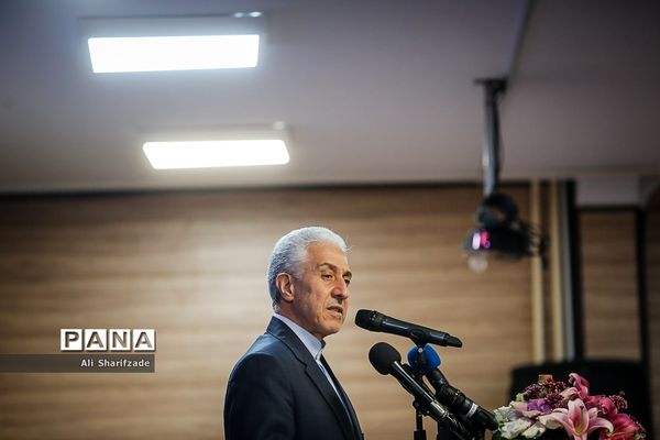 تجلیل از پژوهشگران و فناوران برتر دانش‌آموزی