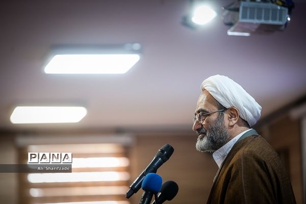 تجلیل از پژوهشگران و فناوران برتر دانش‌آموزی