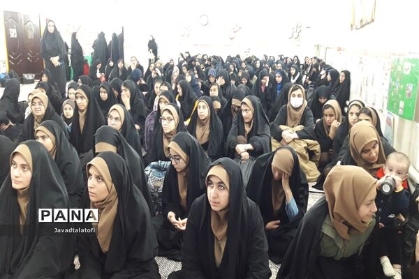 اعزام اولین گروه دانش آموزان دختر ناحیه دو شهرری  به اردوی راهیان نور