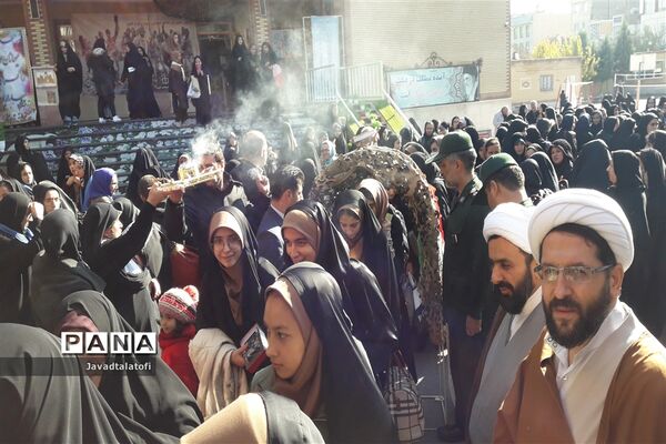 اعزام اولین گروه دانش آموزان دختر ناحیه دو شهرری  به اردوی راهیان نور