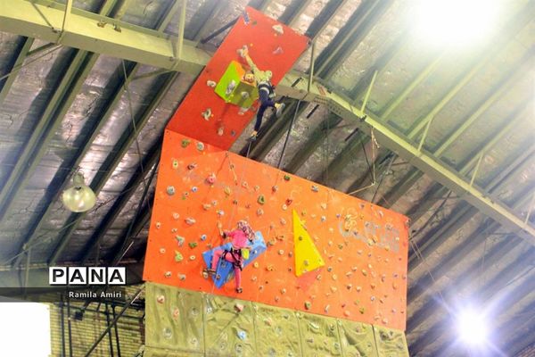 جشنواره فریادهای شادی و بازی‌های همگانی و المپیاد ورزشی درون مدرسه‌ای دبیرستان تمام تشکیلاتی در مراغه