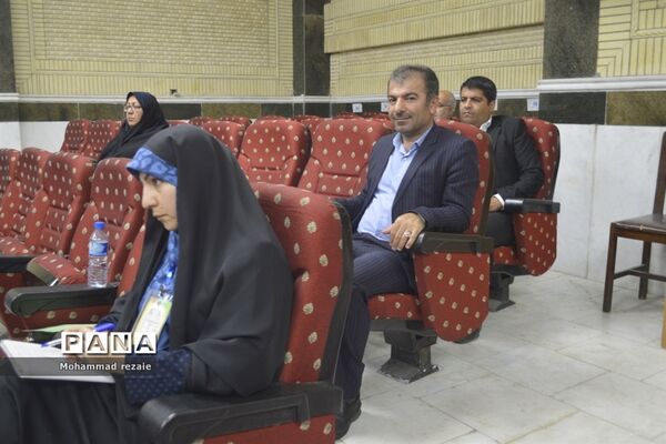 جلسه تخصصی روسای ادارات و کارشناسان امور تربیتی سراسر کشور در بوشهر