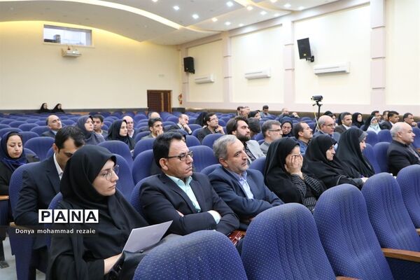 کارگاه تخصصی روسا و کارشناسان ادارات مراقبت در برابر آسیب‌های اجتماعی سراسر کشور در بوشهر