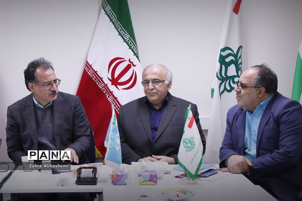 جلسه هم‌اندیشی ارزیابان پایگاه های تغذیه سالم مدارس شهر تهران